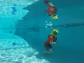 Youtuber tests his self-printed diving helmet in his pool