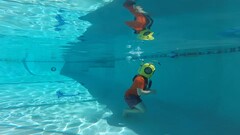 Youtuber tests his self-printed diving helmet in his pool