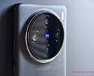 Das Vivo X300 wird einen weiterentwickelten 200 Megapixel Sensor erhalten, zusätzlich zu zwei 50 MP Sensoren. (Bildquelle: Notebookcheck, zeigt X100 Pro)
