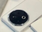 A new Meizu flagship in the wild(?). (Image source: Digital Chat Station)