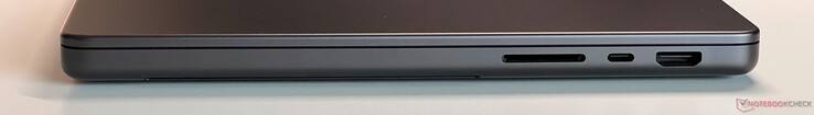 Right: SD card reader, USB-C 4.0 with Thunderbolt 5 (120 Gbit/s, DisplayPort ALT mode, Power Delivery), HDMI output