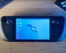 Valve's SteamOS 3.0, which powers the popular Steam Deck handheld, is powered by Arch Linux. (Image source: WJ Pearce via YouTube)