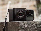 Caira turns smartphones into a micro-FourThirds camera (Image source: Camera Intelligence)