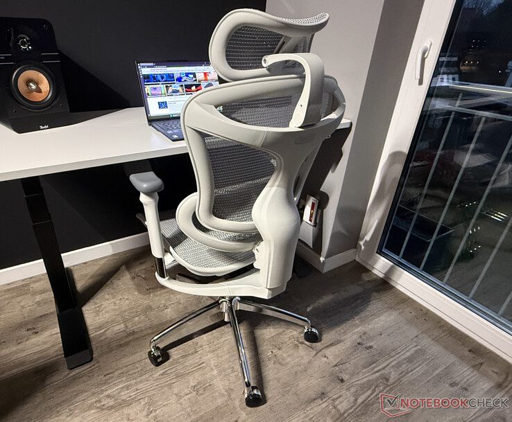 The Sihoo Doro C300 fully assembled