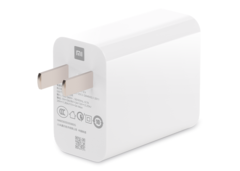 The new Xiaomi Mi Charger 33 W can be used with Apple MacBooks. (Image source: Xiaomi)