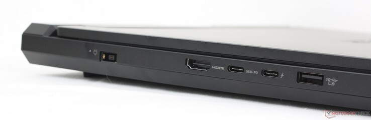 Left: AC adapter, HDMI 2.1, USB-C 3.2 Gen. 2 (140 W Power Delivery + DisplayPort 2.1), USB-C Thunderbolt 4 (DisplayPort 2.1), USB-A 3.2 Gen. 2