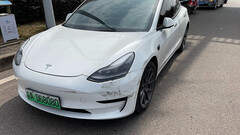 The Model 3 escaped fairly unscathed (image: Yan Chang/Twitter)