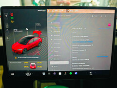 Tesla is bringing FSD hardware and license plate visuals (Image source: Notebookcheck)