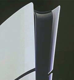 The PlayStation 5 Slim may arrive in under six weeks' time. (Image source: A9VG forum)