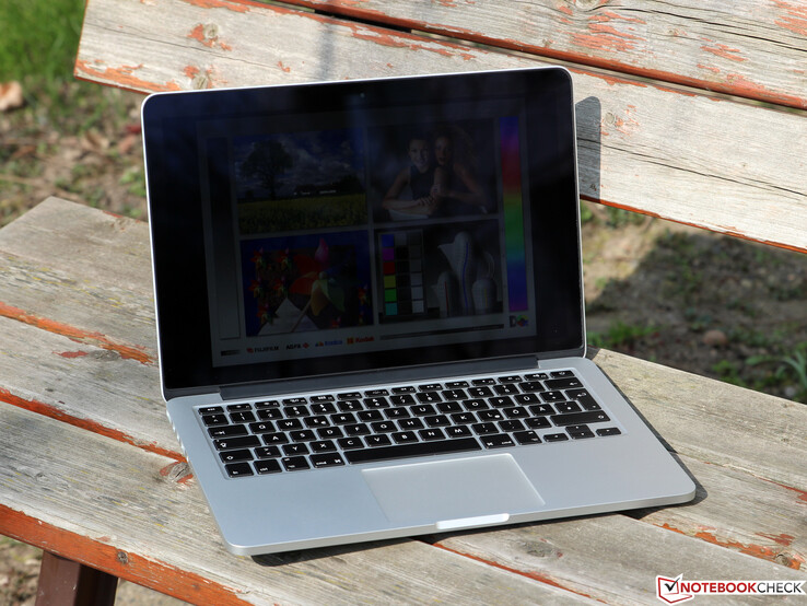 Apple MacBook Pro 13 2015 (image source: Notebookcheck.com)