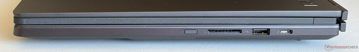 Right side: Power button, SD-card reader, USB-A 3.2 Gen.2 (10 Gbps), USB-C 4.0 w/ Thunderbolt 4 (40 Gbps, DisplayPort, Power Delivery)