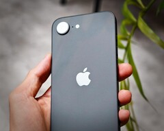 Just like the pictured iPhone 16e, the Apple iPhone 17e might only offer a single camera on the back