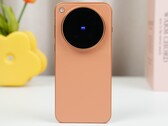 The orange Vivo X500 Pro Max will be available as a global model with a larger battery than the EU version, according to a dealer listing in Hong Kong.