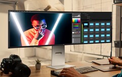 The LG UltraWide 49U950A-W has a 49-inch IPS panel with a 32:9 aspect ratio (Image source: LG)