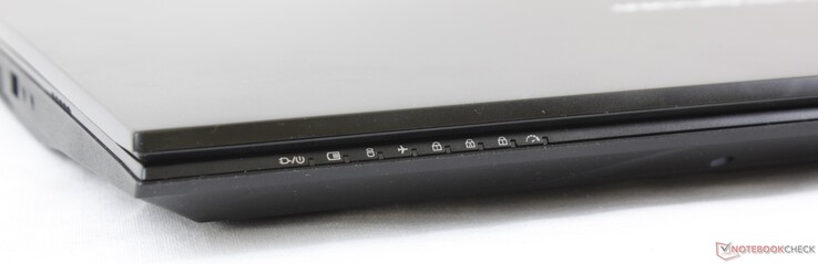 Front: SD card reader (underneath)