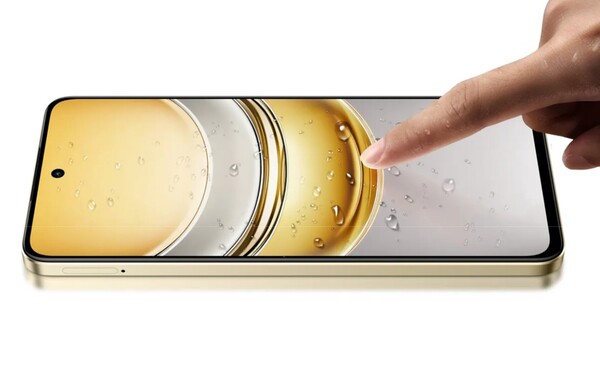 Даже если пальцы мокрые, дисплей Realme V60 Pro точно реагирует на прикосновения. (Источник изображения: Realme)