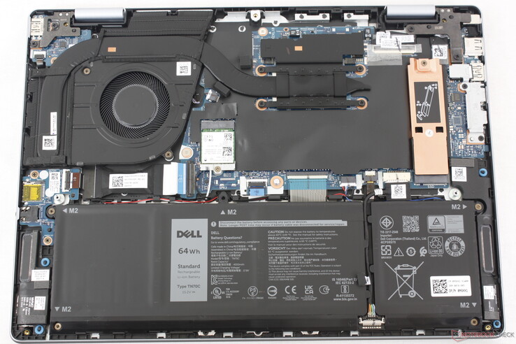 Inspiron 14 Plus 7440. The bottom panel requires only a Phillips screwdriver to remove