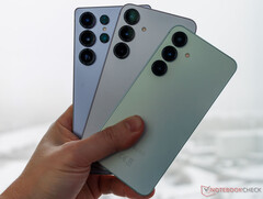 The Galaxy S25 series is available globally with the Snapdragon 8 Elite for Galaxy chipset. (Image source: Notebookcheck)