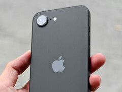 The iPhone 17e is expected to its predecessor&#039;s design. iPhone 16e shown in black. (Image source: Thai Nguyen &amp; Unsplash)