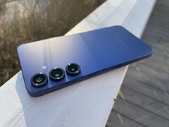 The well-reviewed Samsung Galaxy S25+ smartphone with 256 GB of storage is currently available for its lowest-ever price on Amazon. (Image source: Manuel Masiero)