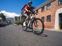 The Decathlon Rockrider E-ACTV 100 is a price-first e-bike. (Image source: Decathlon)