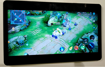 Legion Y700 widescreen gaming. (Image source: Lenovo/Weibo)