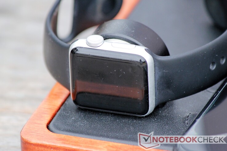 The built-in Apple Watch charger securely holds the smartwatch in place.