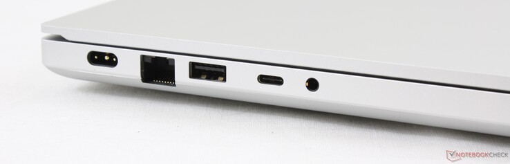 Left: AC adapter, Gigabit RJ-45, USB 3.1 Gen. 1 Type-A, USB 3.2 Gen. 2 Type-C, 3.5 mm combo audio