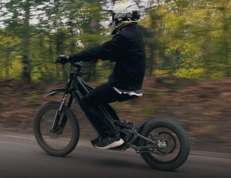 The air-lift seat on the Ranger is a great addition if you plan on going on even moderately long trips. (Image source: Kuberg)