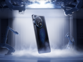 The OnePlus 11 Concept packs in a complete active liquid cooling solution. (Image Source: OnePlus)