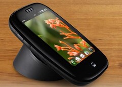 The 2009 Palm Pre Plus offered a form of wireless charging in conjunction with a Touchstone charger. (Source: Pocketnow)
