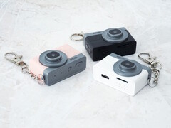The 8MP King keychain camera comes in three colors—black, white, or pink. (Image source: Asanuma)
