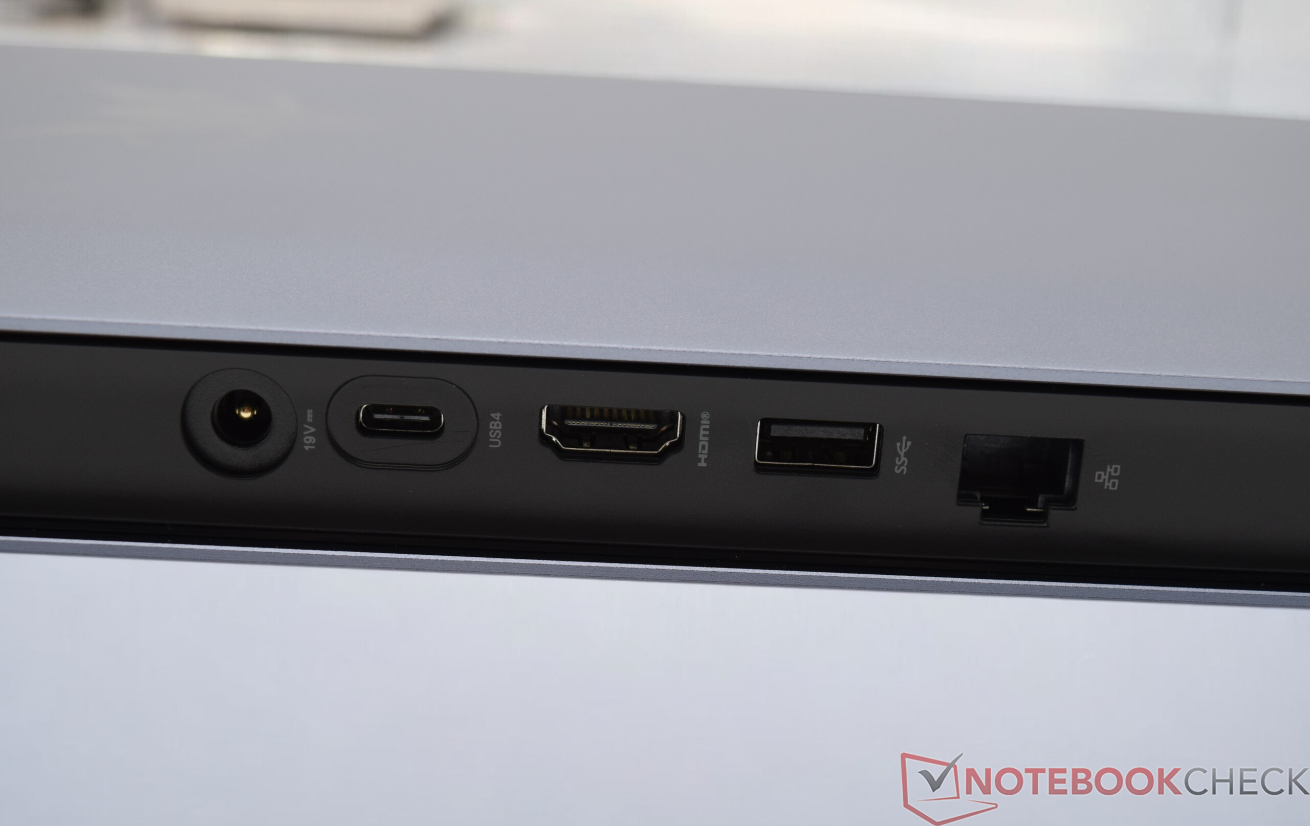 Minisforum AtomMan G7 Ti review Gaming laptop without a screen as a spacesaving alternative to