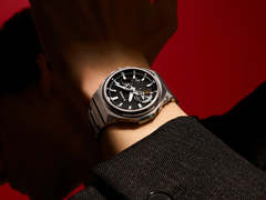 The Casio G-Steel GST-B1000-1AJF, pictured. (Image source: Casio Japan)