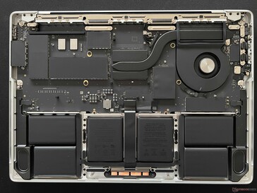 Internal layout MacBook Pro 14 M3