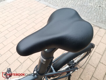 Saddle with chunky built-in battery