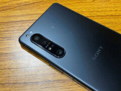 The Frost Black edition of the Xperia 1 II also comes with 12 GB of RAM. (Image source: Engadget Japan)