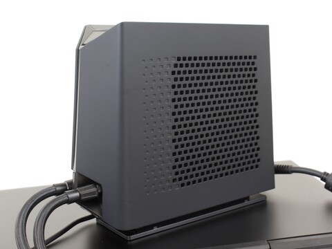 Liquid cooling box runs quieter than expected: Uniwell Technology GM7AG8N laptop review