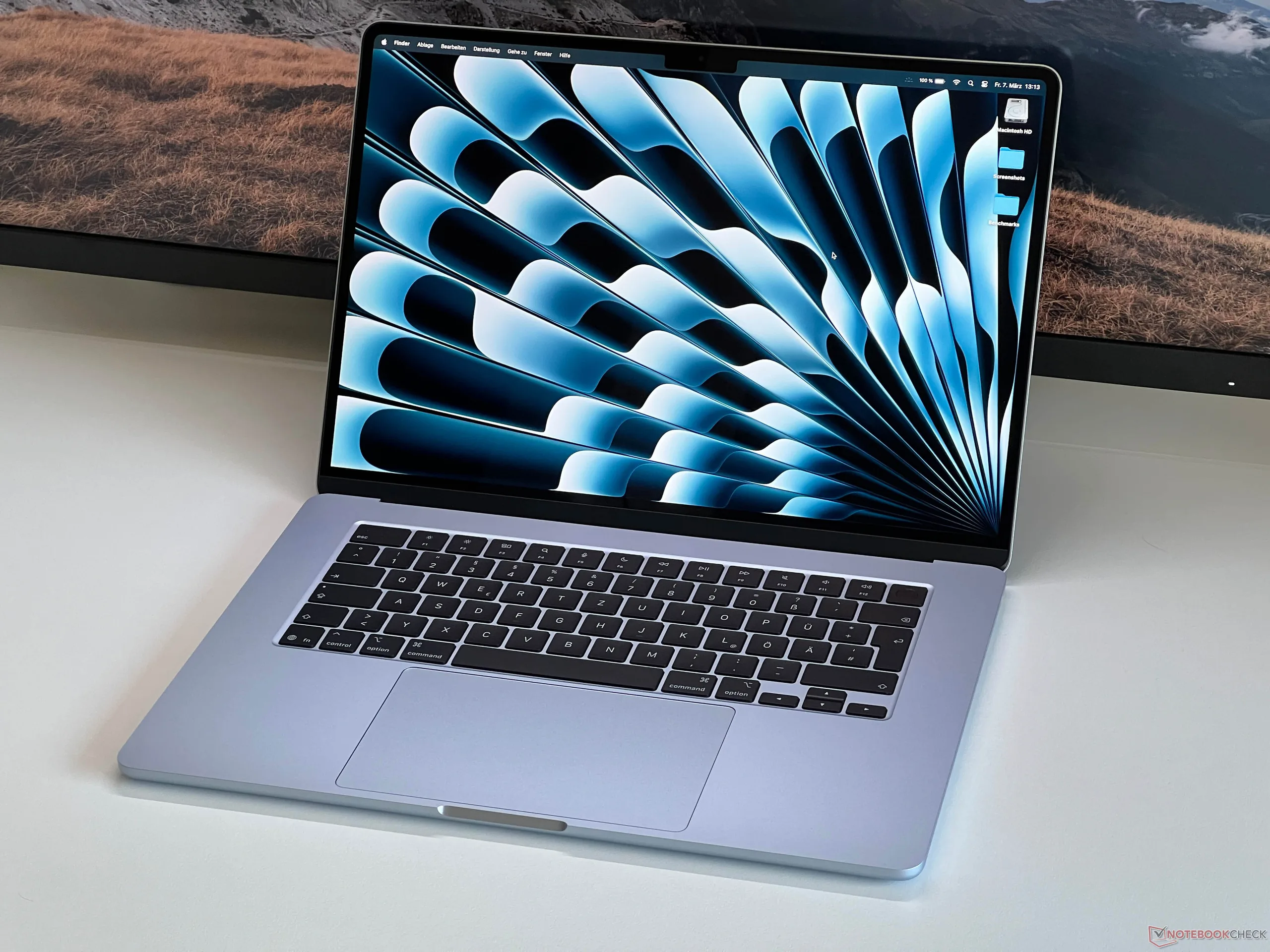 Apple MacBook Air 15 M5 - Notebookcheck Reviews Collection