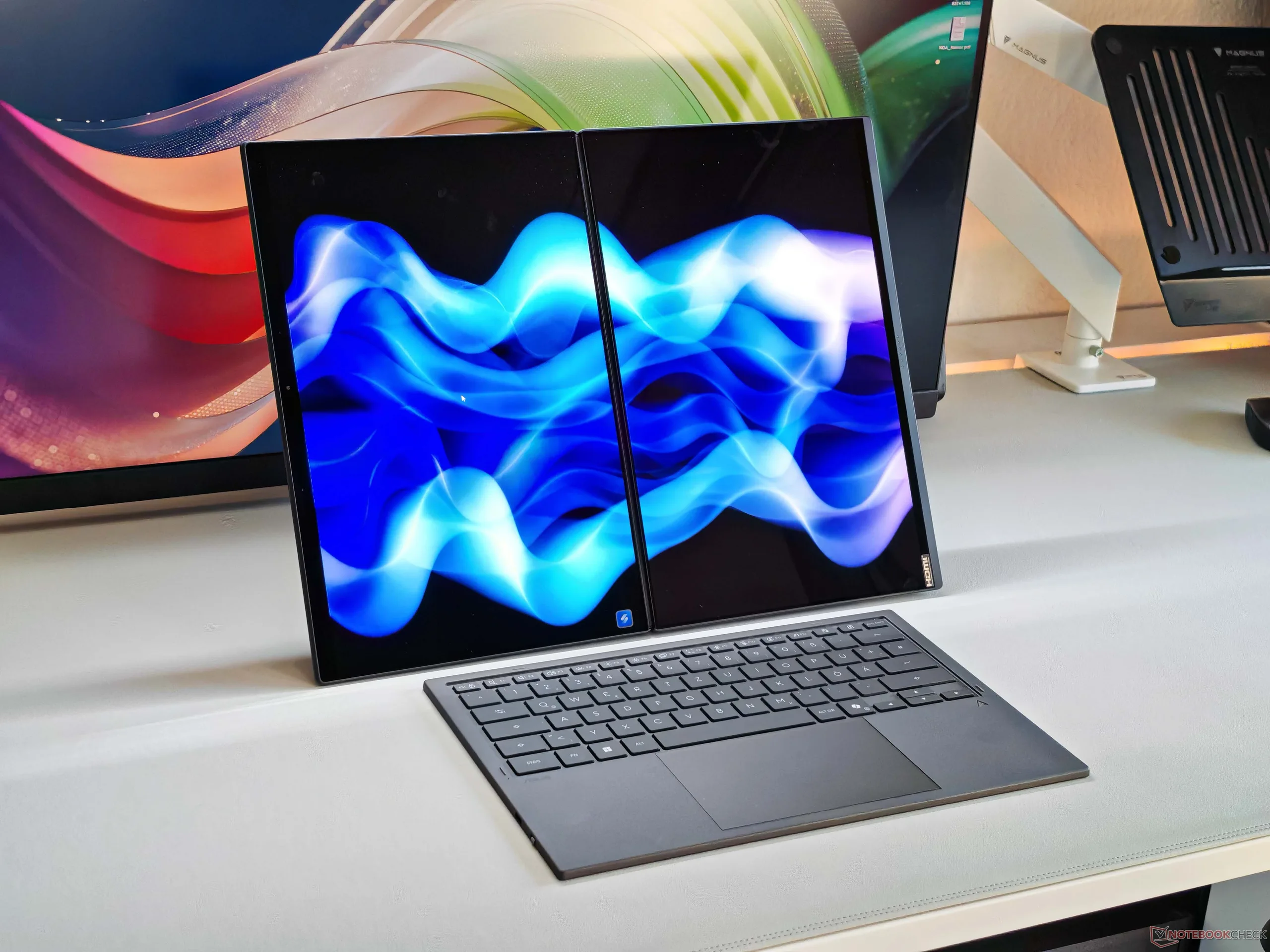 Asus ZenBook Duo UX8407AA - Notebookcheck Reviews Collection