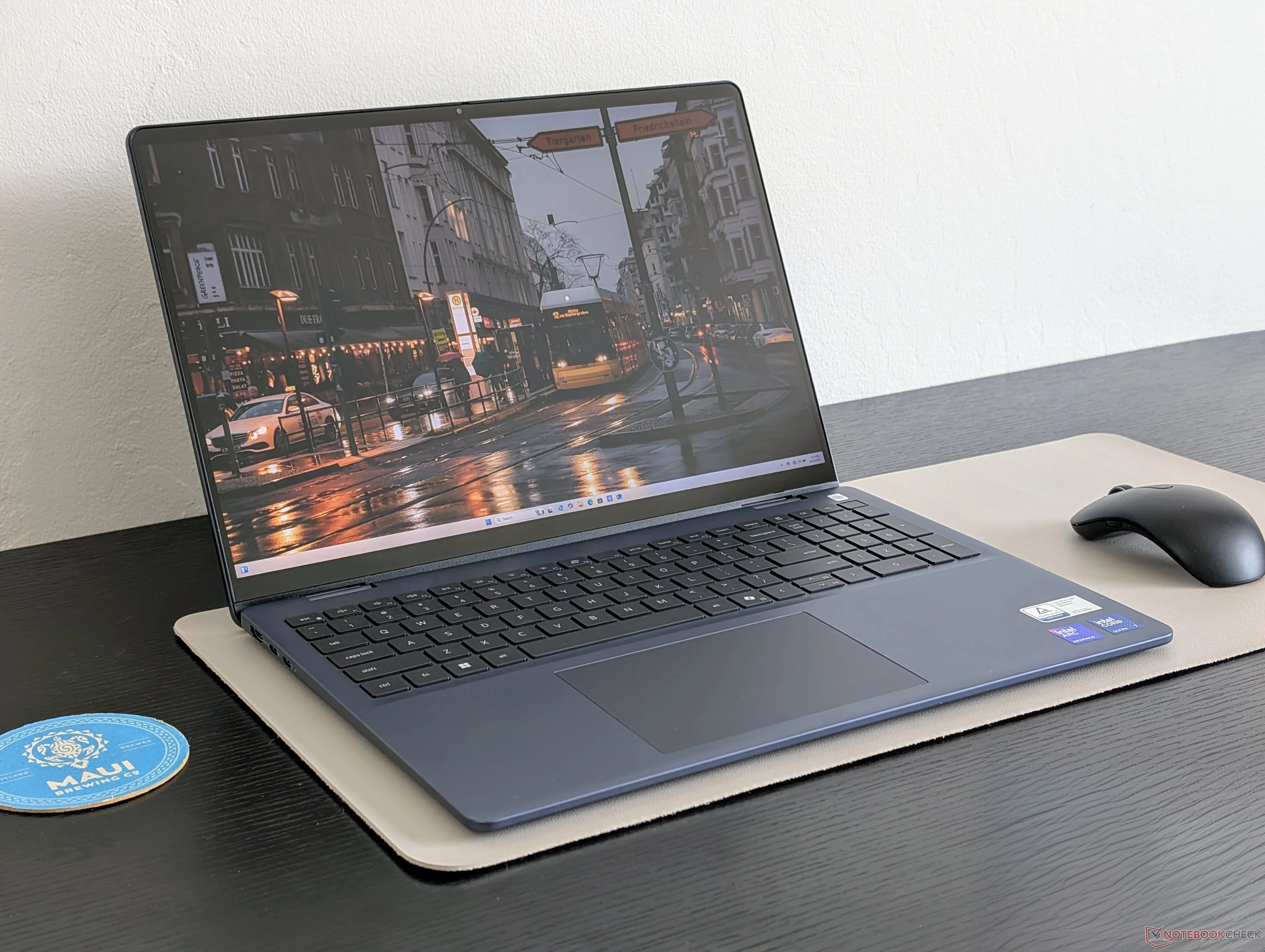 dell16plus2in1feature-q82- 