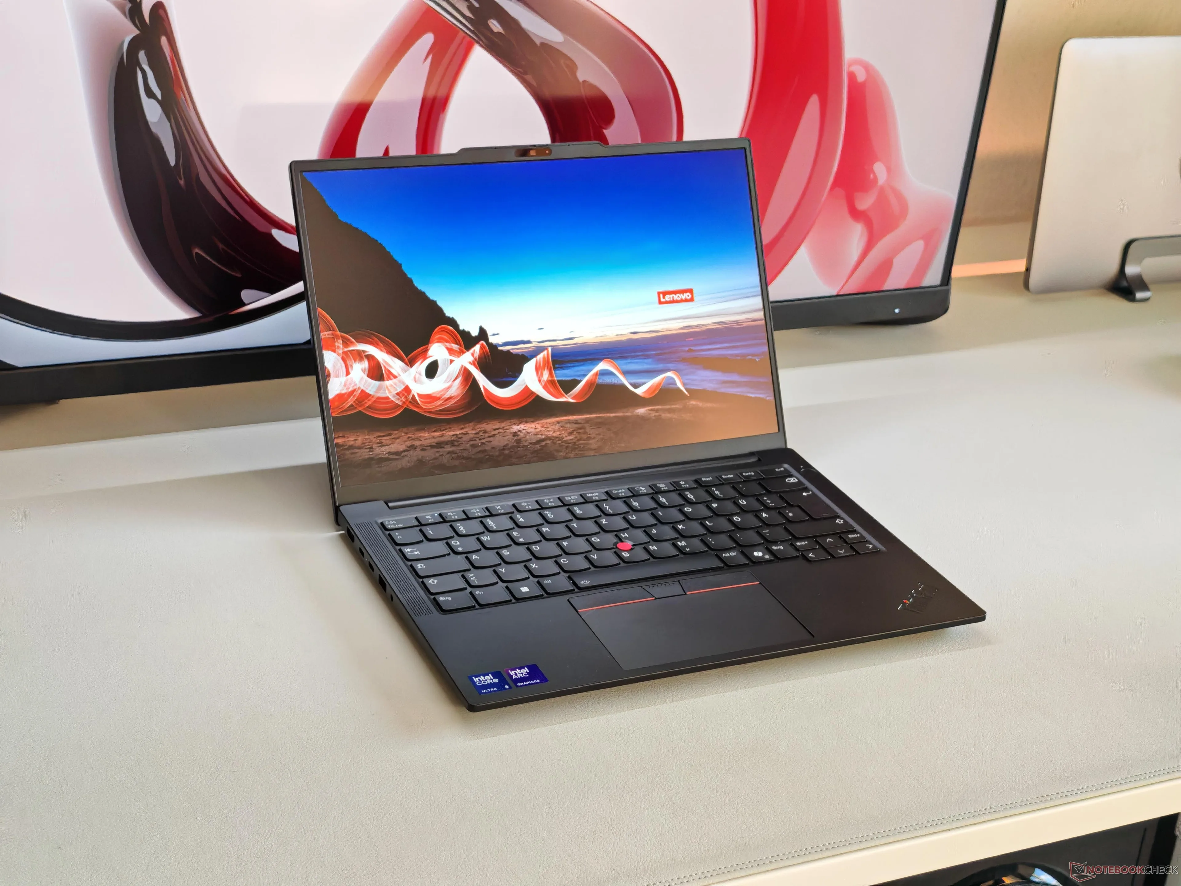thinkpad_e14_g7_lunar_lake_cas