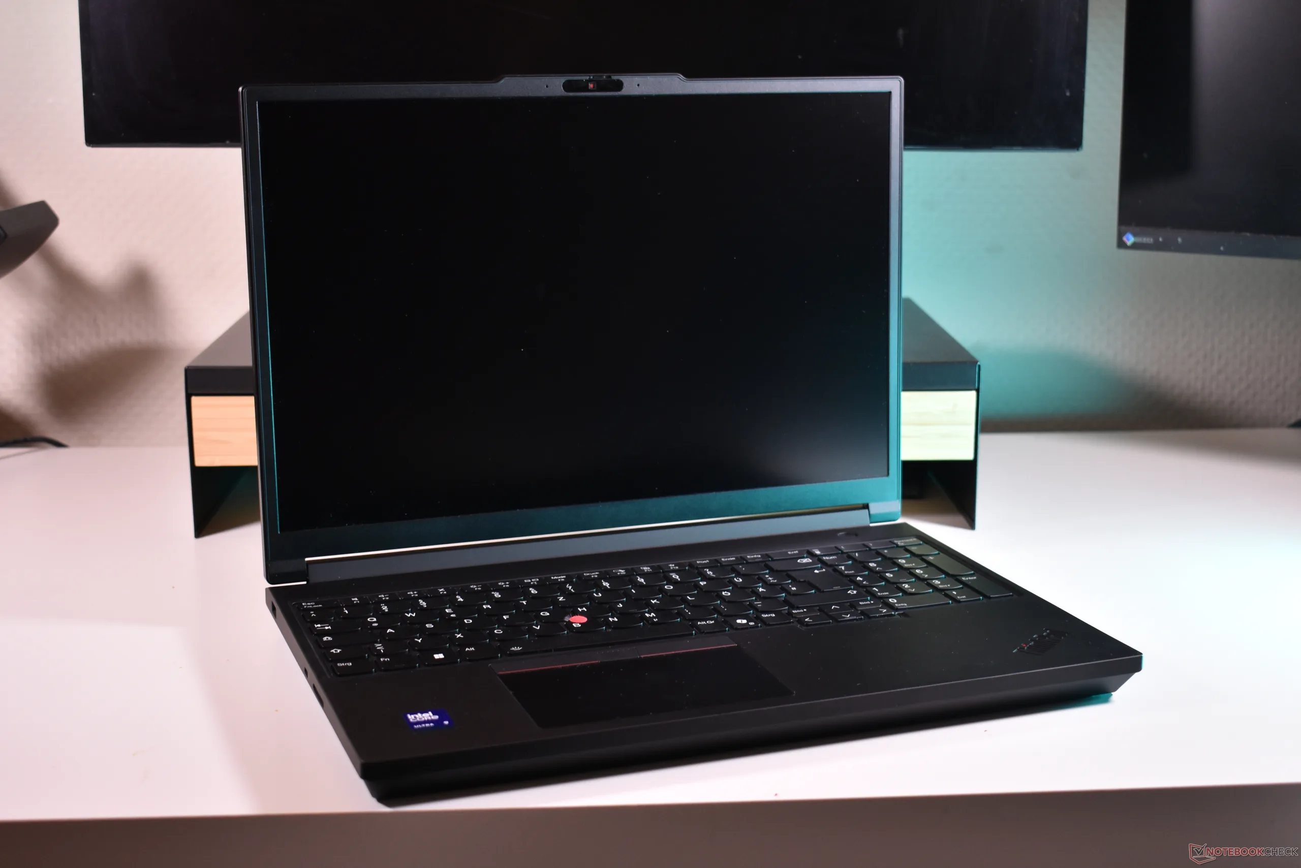 128GB DDR5, RTX Pro 5000, 4TB SSD: Lenovo ThinkPad P16 Gen 3 gets