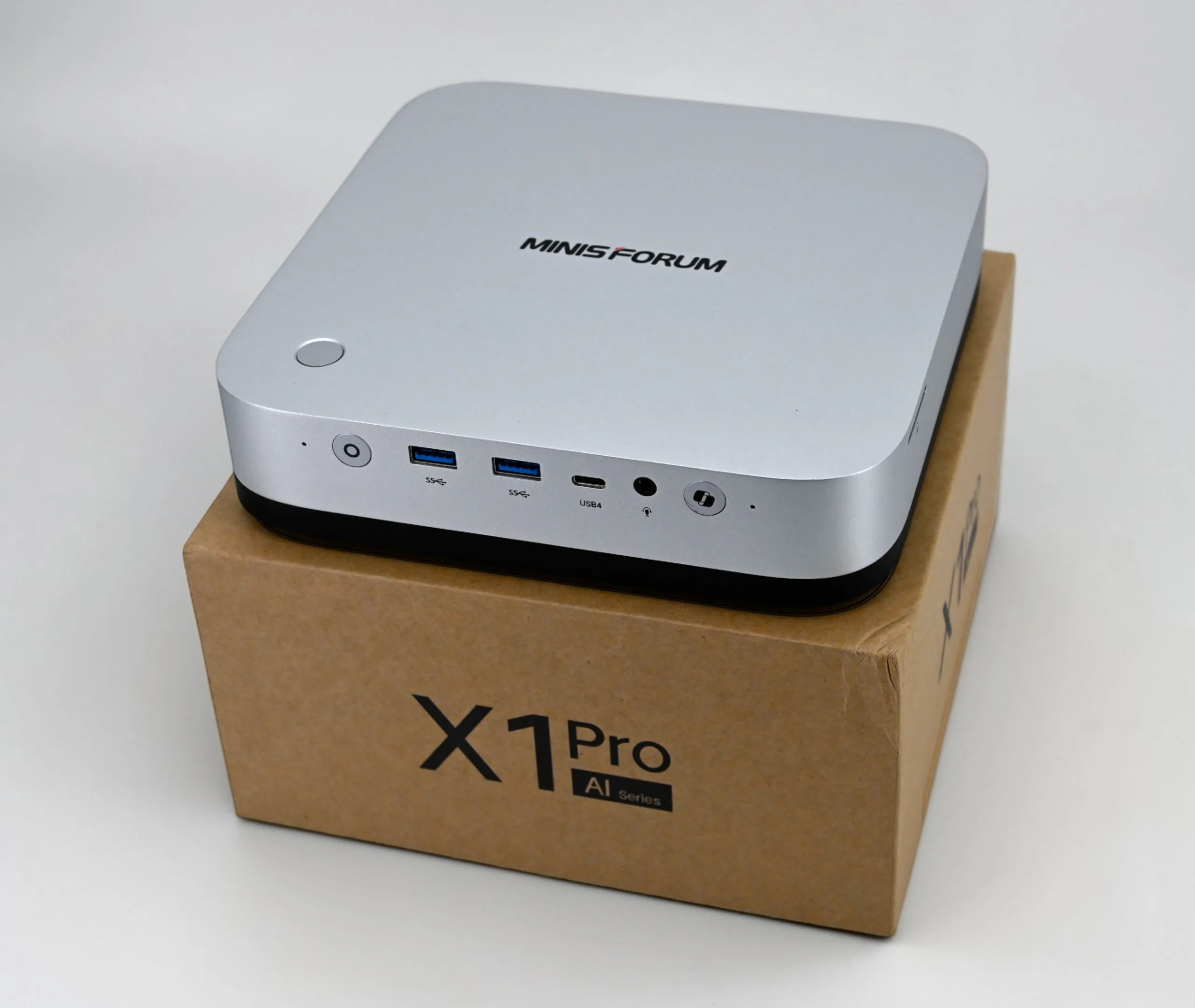 Compact, high-quality, powerful connectivity - Minisforum AI X1