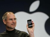Steve Jobs resigns as Apple CEO
