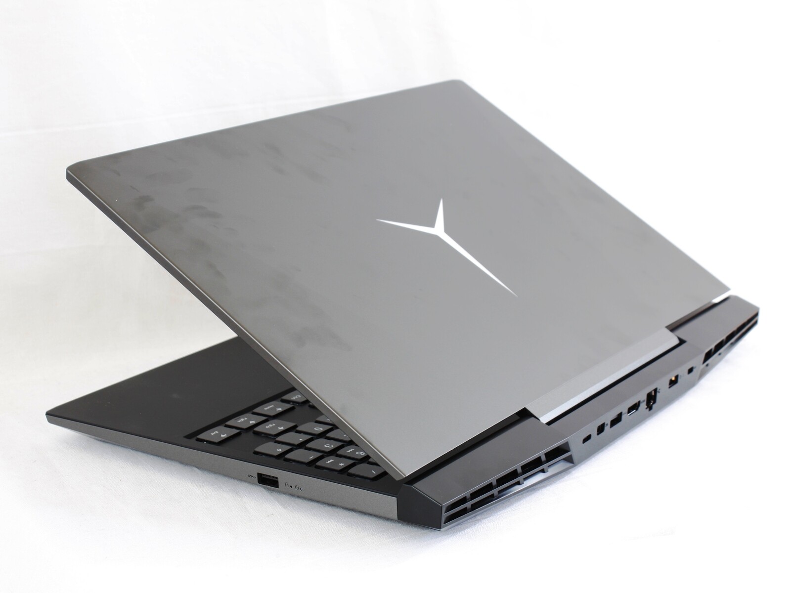 surfing Registrering kor Lenovo Legion Y7000P-1060 - Notebookcheck.net External Reviews